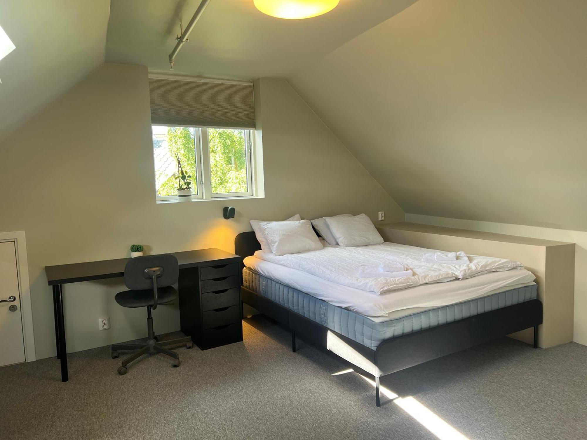 Central Guest House - Bedroom With En Suite Bathroom Stavanger Room photo